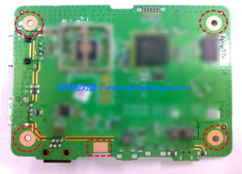 雷射后。使用雷射(Laser)去除綠漆后的效果。