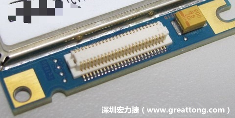 PCBA大講堂：板對(duì)板連接器下面裸銅設(shè)計(jì)，造成模組功能不良
