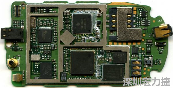 在射頻、核心處理器、高速記憶體等高頻元件區(qū)塊，可使用金屬屏蔽方式改善產(chǎn)品EMI影響問(wèn)題。